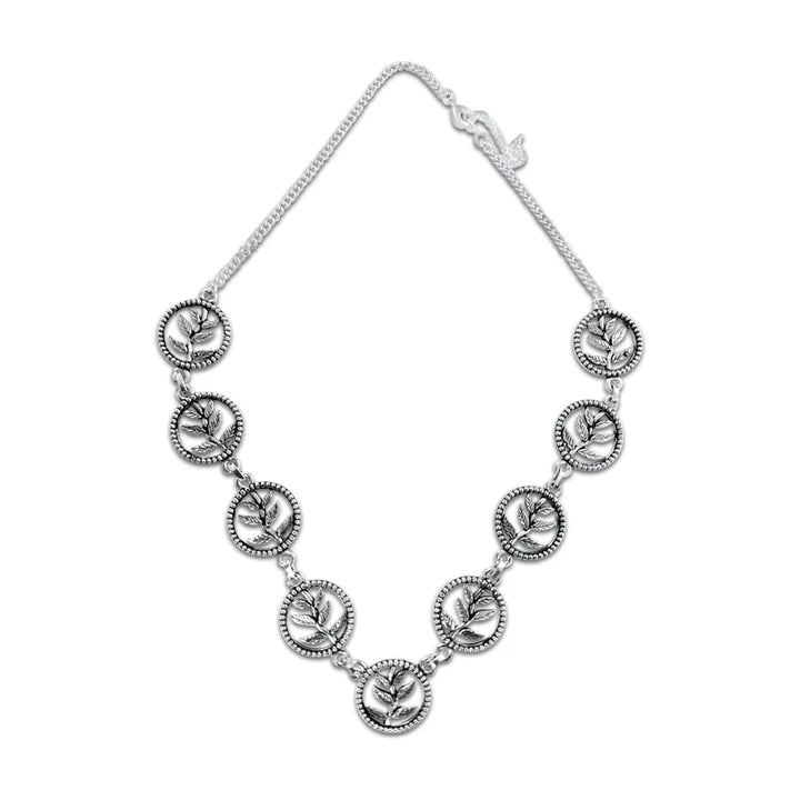 Front view of chic silver round leaves choker chain necklace, elegant botanical-inspired jewelry design.