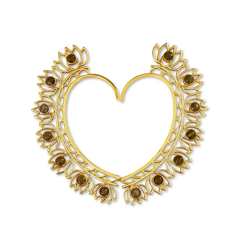 Gold heart-shaped ear cuff set with brown gemstones, elegant open heart filigree design, modern boho statement jewelry.